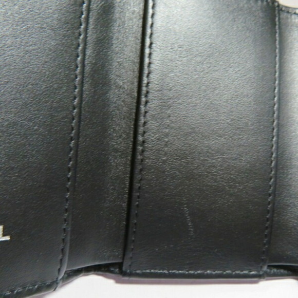 CHANEL Black Wallet - Picture 8 of 9